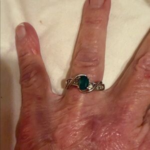 Emerald Crossover Ring with Diamonds